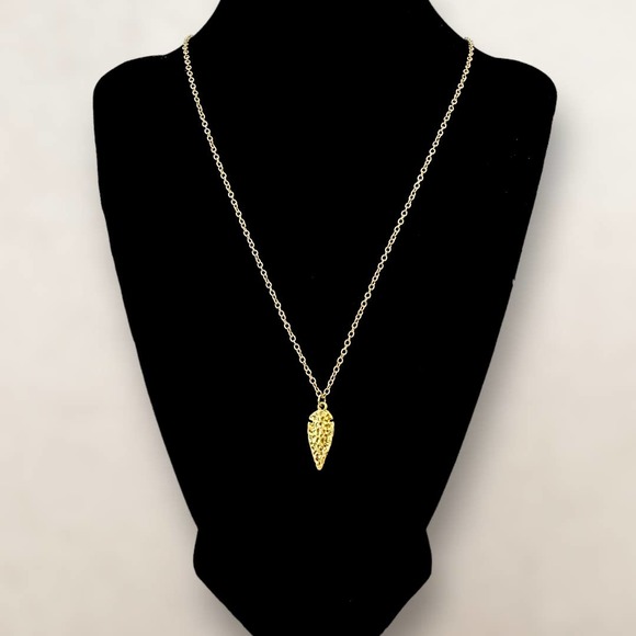 Hammered Metal Arrowhead Pendant Necklace Gold-Tone Boho Festival Minimalist - Picture 2 of 5